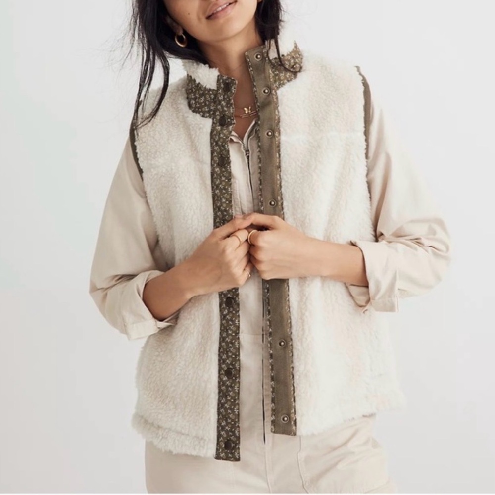 Madewell (Re) Sourced Faux Sherling Vest in Colorblock sz. S